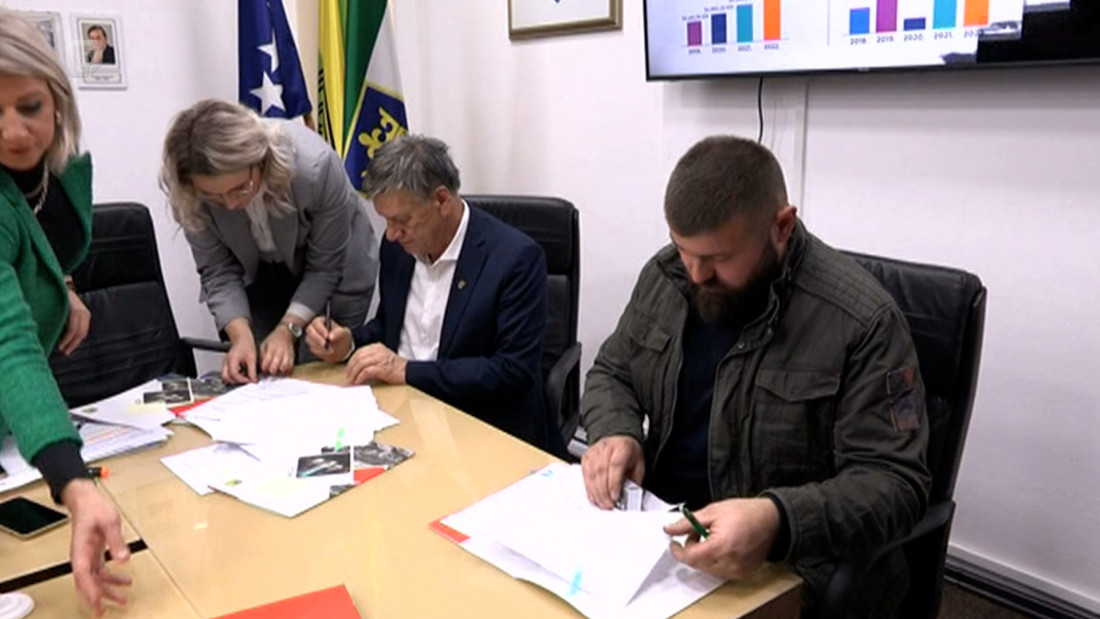 Potpisano 28 ugovora s korisnicima start up programa 'Moj prvi biznis u Gradu Zenica'