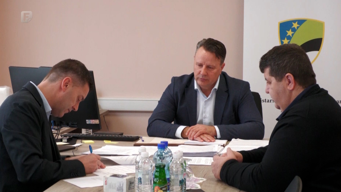 Potpisani ugovori za unapređenje vodosnabdijevanja u Gračanici: Projekti vrijedni 305.000 KM