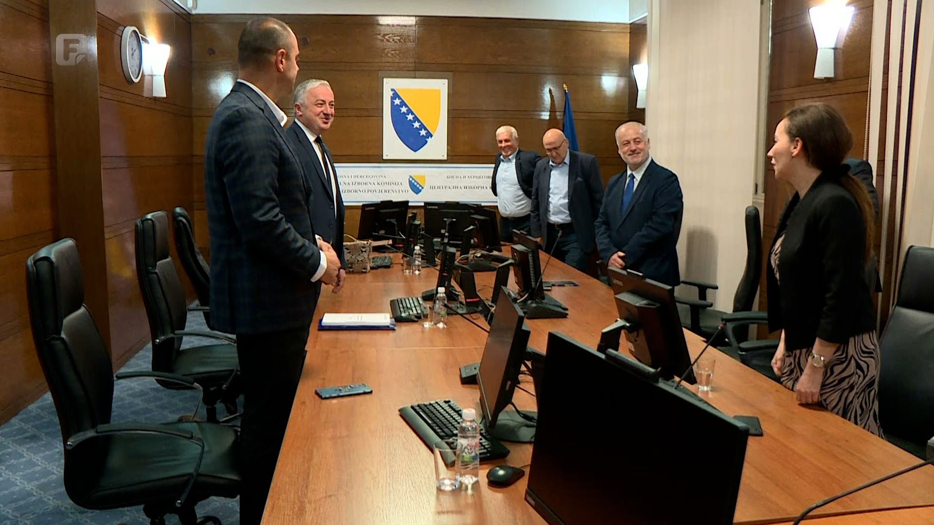 Stranke počele predavati CIK-u potpise za prijavu na Opće izbore