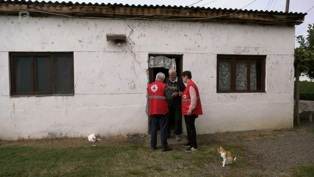 Crveni križ Orašje podijelio humanitarne pakete socijalno najosjetljivijim građanima