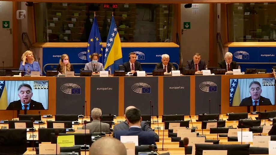 Četiri zvaničnika i četiri različita stava, uz međusobne optužbe