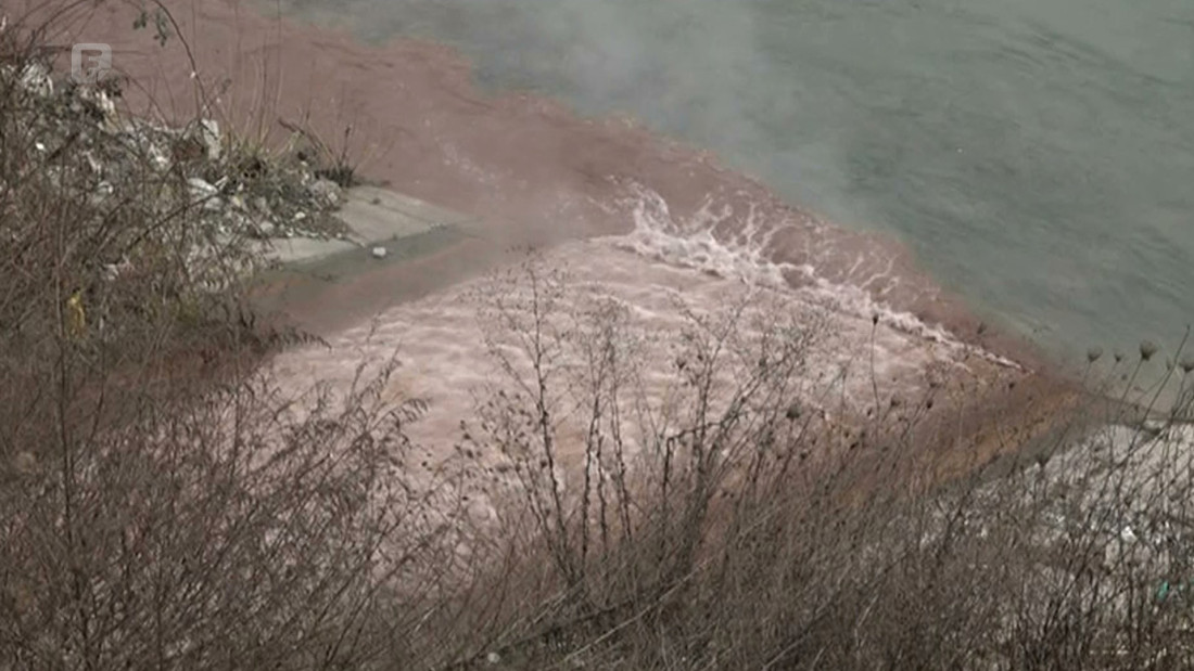 Zamućena voda u rijeci Bosni sadržavala željezo