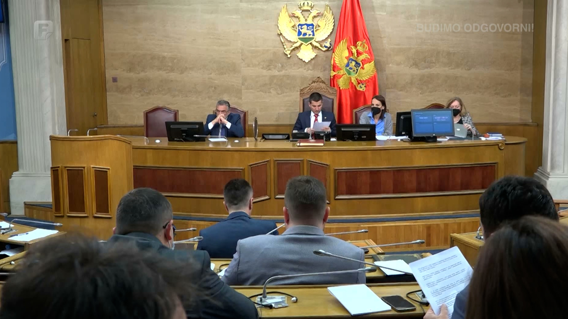 Silna će vlada da pada...