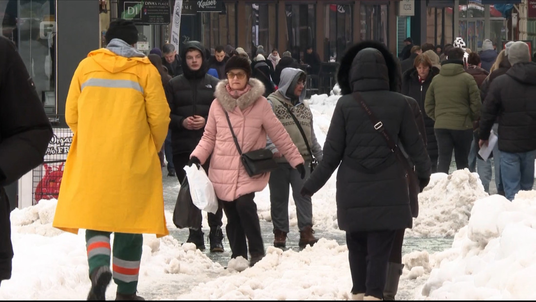 Neočišćene ceste i stajališta: Javni prijevoz u Sarajevu otežan i usporen