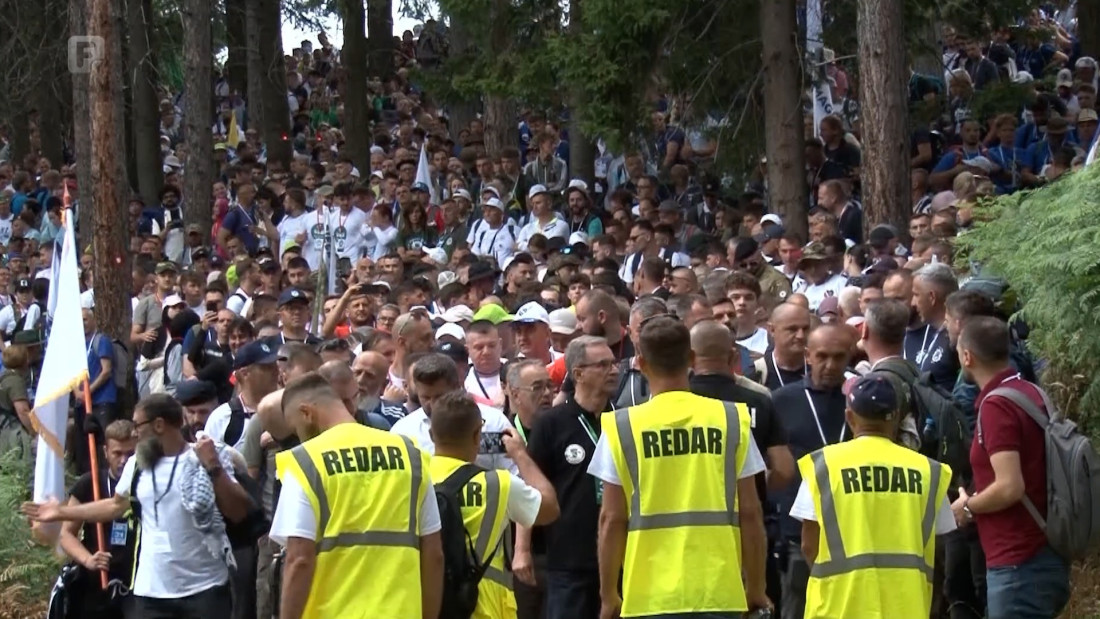 Hiljade učesnika Marša mira odale počast žrtvama genocida na Crnom vrhu