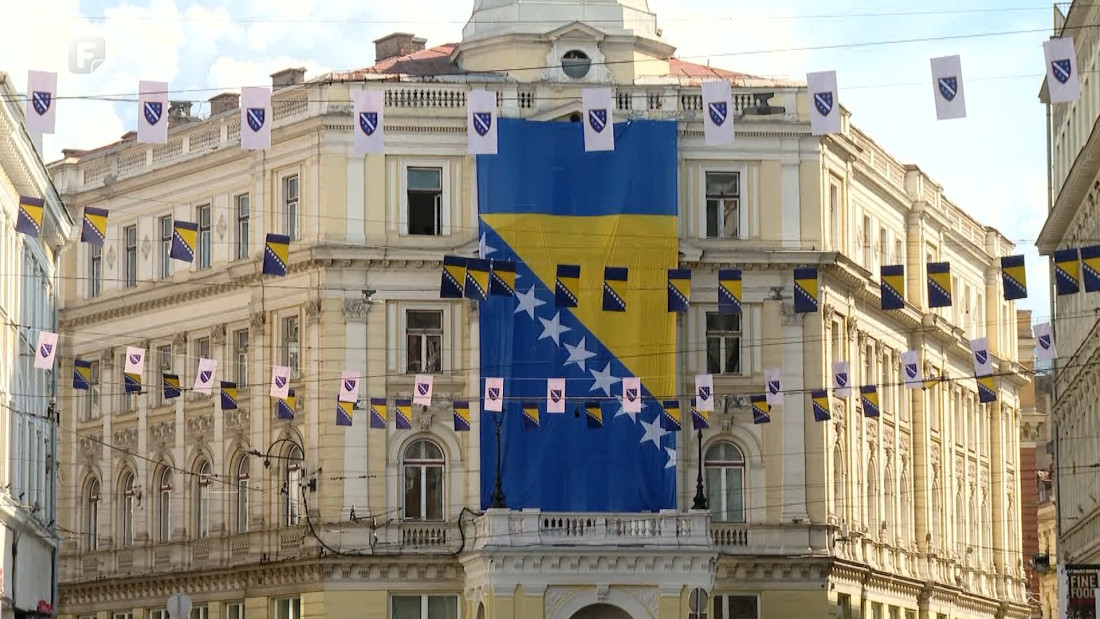U Sarajevu veliki defile policijskih snaga, prenosimo ga uživo