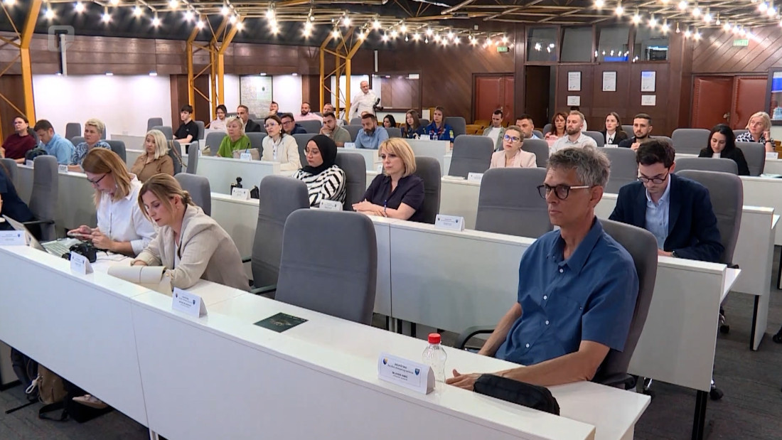 Konferencija u Zenici: Kako zaustaviti odlazak mladih iz Bosne i Hercegovine
