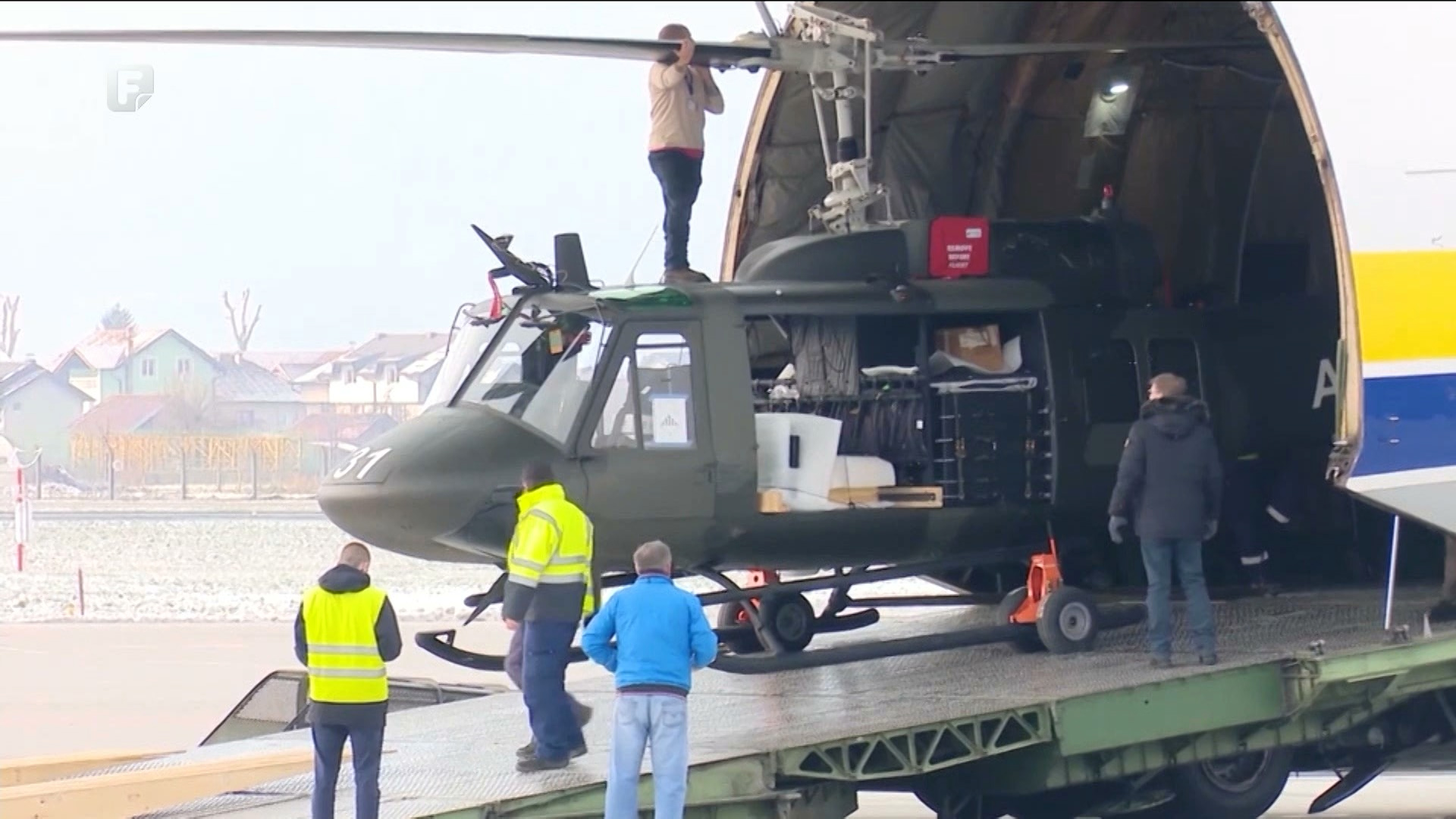 Helikopteri Huey II za OSBiH dopremljeni na sarajevski aerodrom