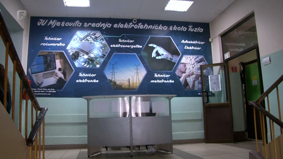 Mladi pažnju traže na društvenim mreža, škole suočene s brojnim izazovima