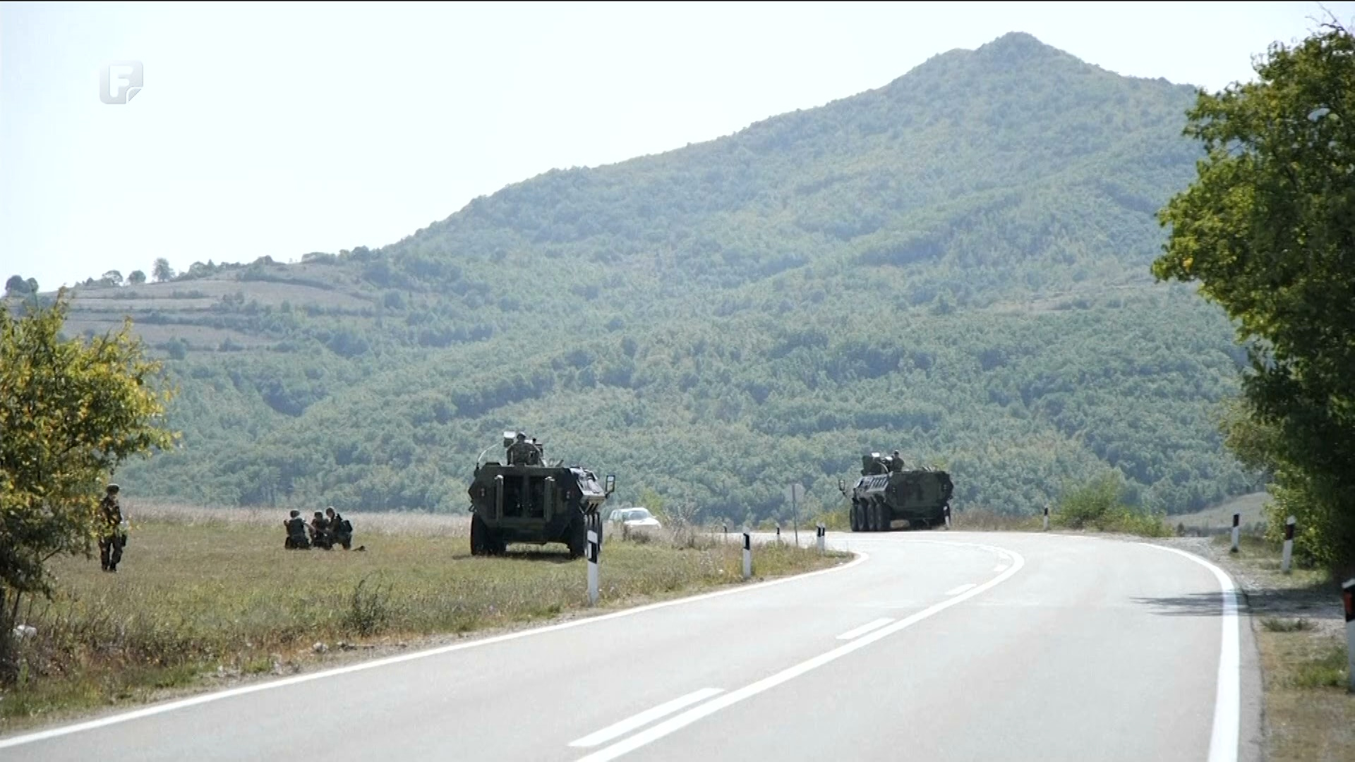 Na Jarinju mirno, put još uvijek blokiran