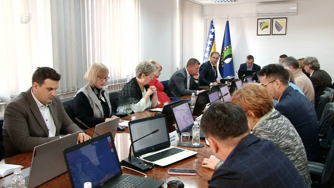 Rebalansom budžeta TK-a osigurana sredstva za nabavku linearnog akcelaratora UKC-u Tuzla