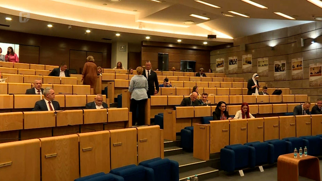 Na molbu Nikšića: Iz dnevnog reda povučen set energetskih zakona