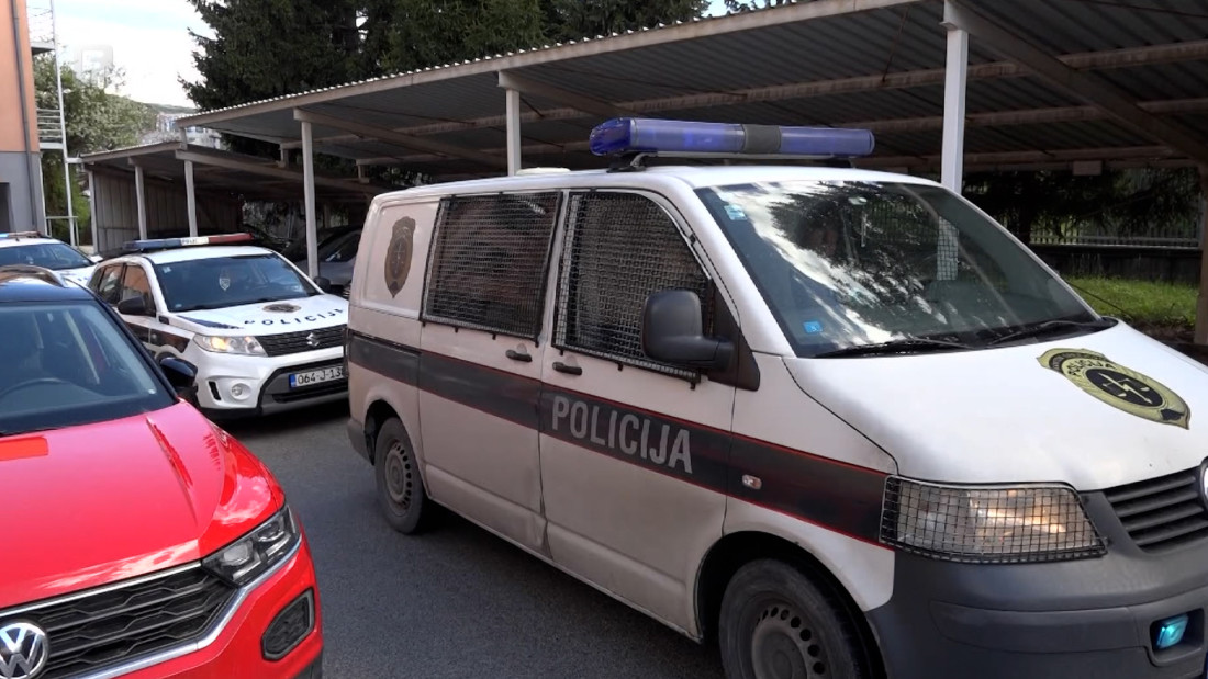 Osumnjičeni nastoje dokazati nevinost, tužilaštvo kompetentnost, a političari pakovanje
