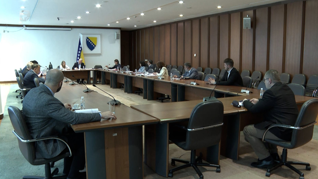 Zastupnici traže ukidanje PDV-a na ortopedska pomagala, Tegeltija protiv izmjena zakona