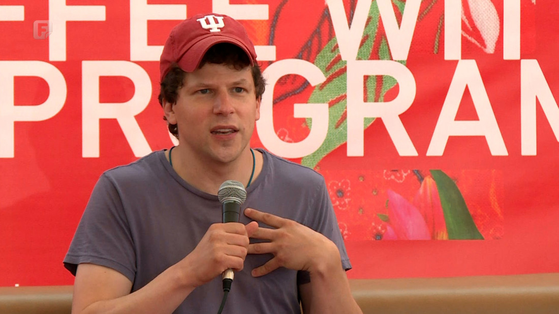 Jesse Eisenberg u programu "Kafa sa...": Dolazak u Sarajevo 2007. mi je promijenio život