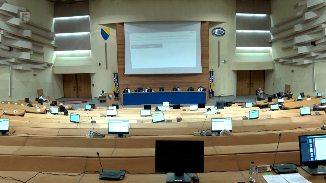 Od dvije verzije Izbornog zakona - nijedna nije usvojena