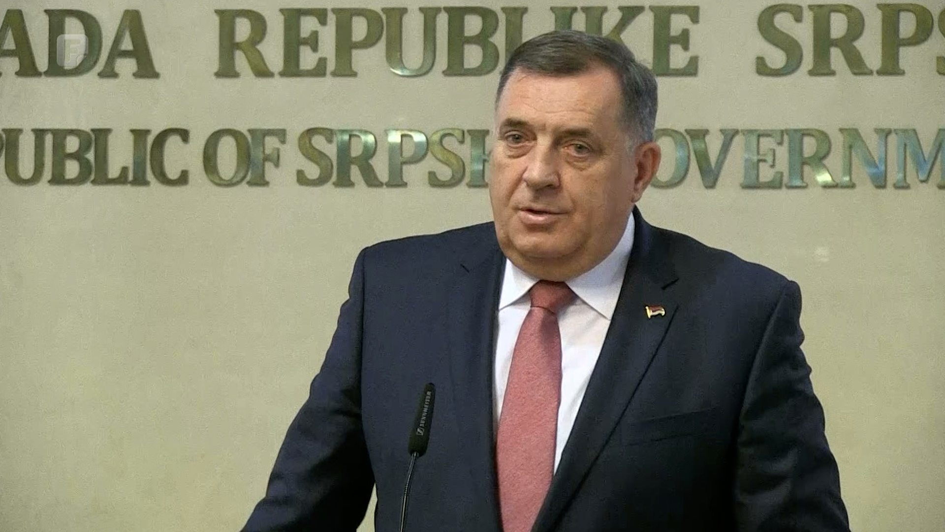 Dodik: Razgovaraću s bilo kim osim sa Schmidtom