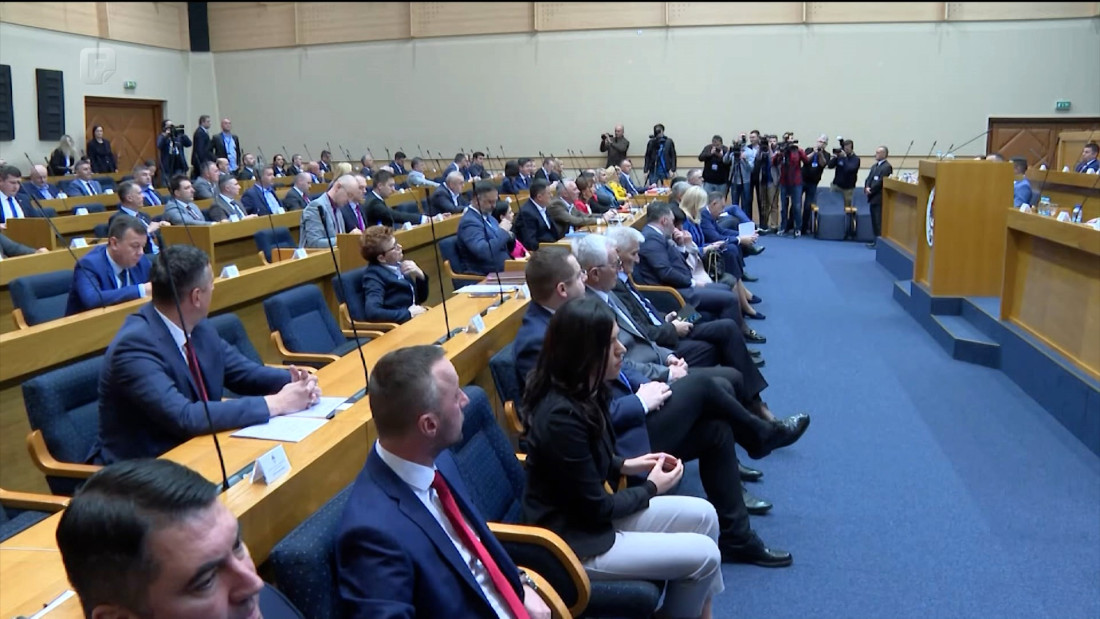 NSRS utvrdila deset zaključaka: Traži se povlačenje Schmidtovih odluka