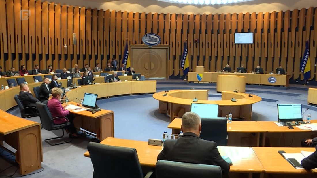 Državni dom naroda: Od gumica, bagera do poniženja i smjena