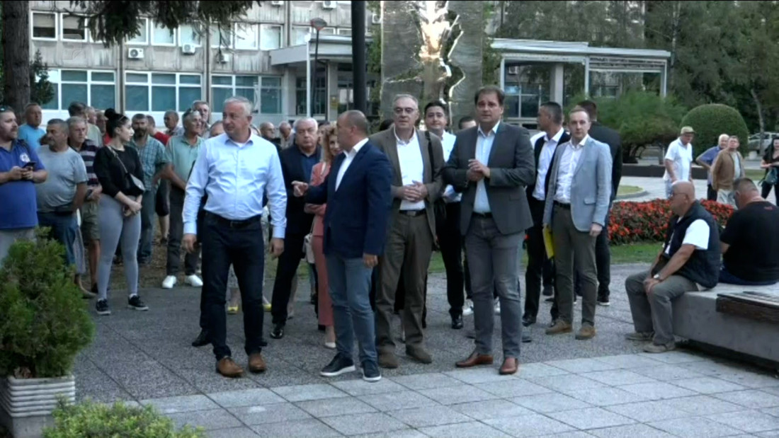 U Banjoj Luci protest opozicije: Neće se dozvoliti ponižavanje NSRS-a