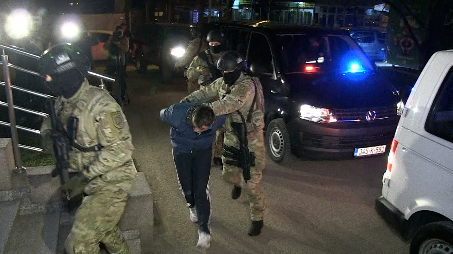 Osumnjičeni za ubistvo Radenka Bašića sprovedeni u Tužilaštvo RS-a
