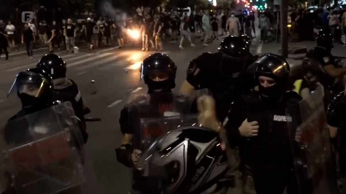 Valjevo epicentar protesta: Demolirane institucije i sjedište SNS-a