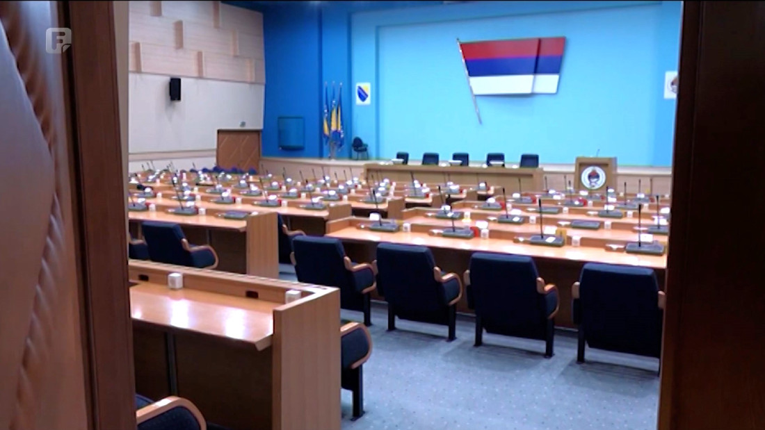 Ima li kapaciteta u NSRS-u za novi izborni zakon dok za vrat pušu sankcije?