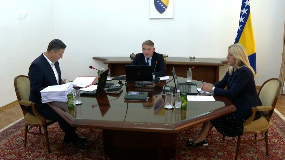 Aktuelna i zabrinjavajuća tema: postojanje vojnih kampova i paravojnih formacija