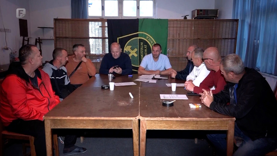 Zenički rudari prekinuli štrajk glađu, ali do isplate plate za juli ostaju u Domu rudara