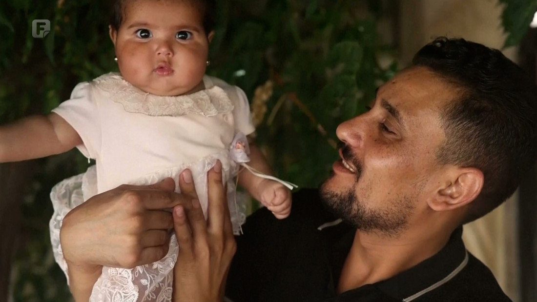 U ruševini rođena: Priča o Afri - tračku svjetlosti u katastrofi