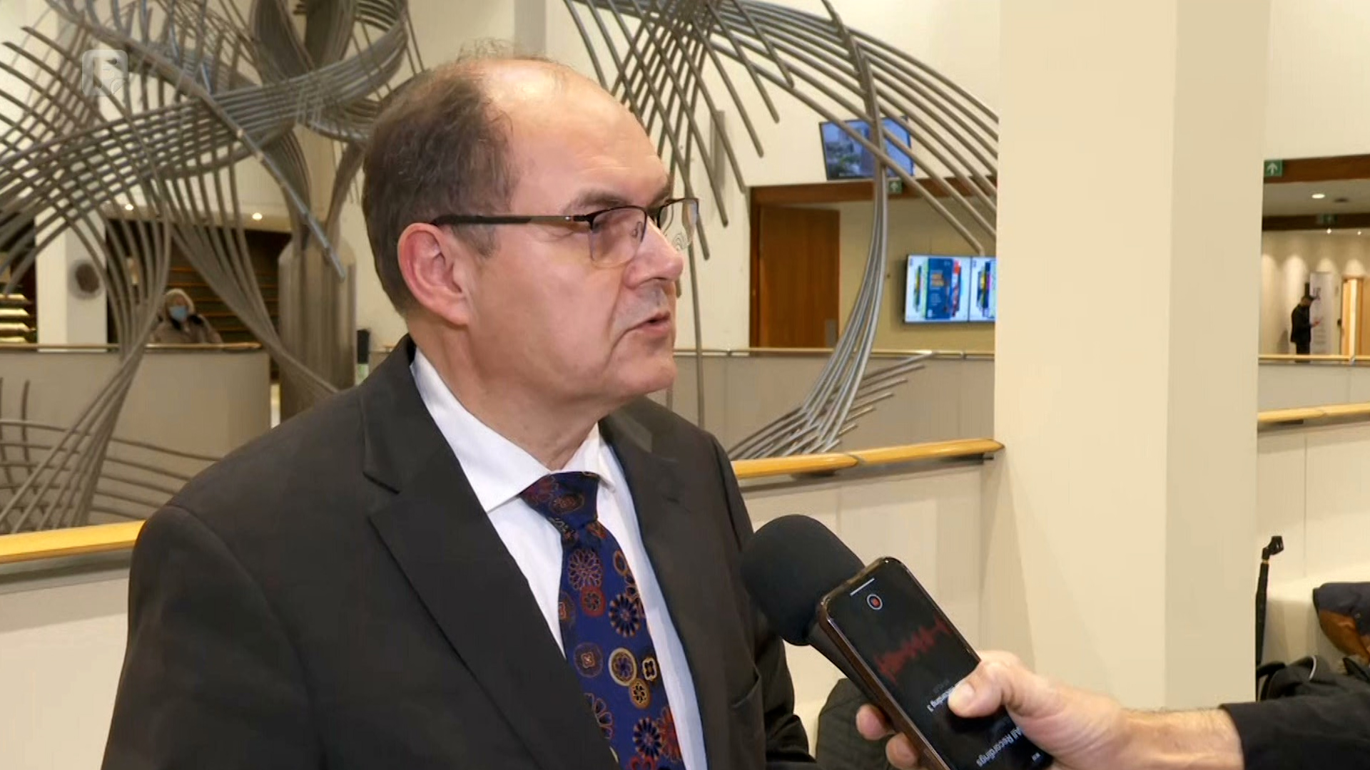 Schmidt: Blokada institucija nije put kojim trebamo ići