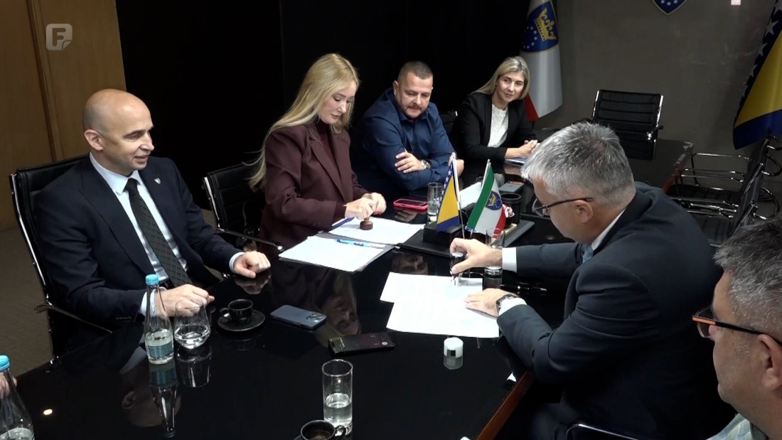 Potpisane izmjene kolektivnog ugovora, 10 posto veća plaća za 4.013 zaposlenih u zdravstvu ZDK