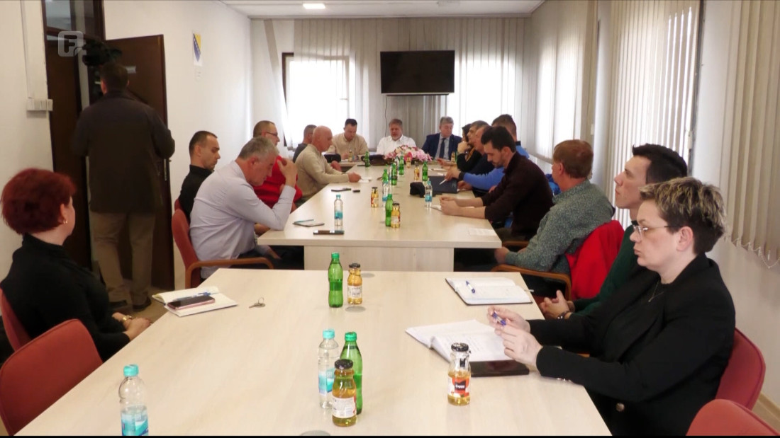 Štab civilne zaštite razmatrao mjere za gašenje Koksare Lukavac