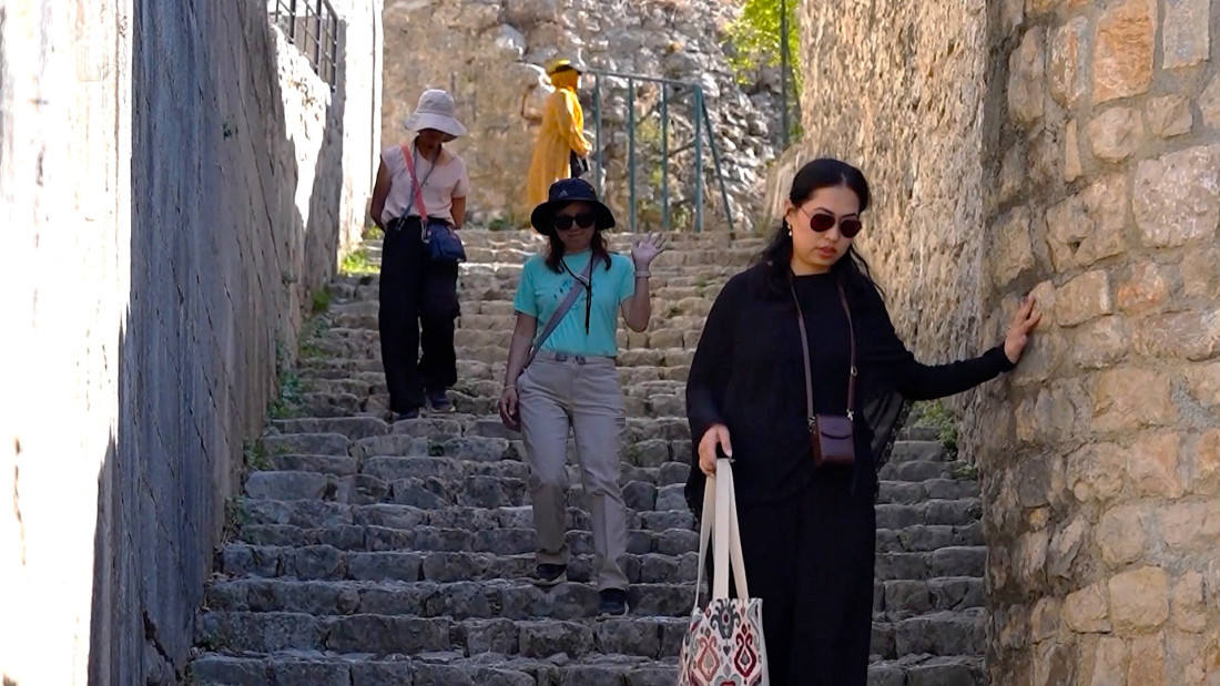 Kamene ulice, kula i pogled na Neretvu: Počitelj i dalje mami turiste