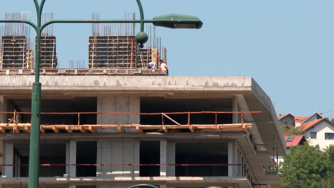 Vreli dani i rad na otvorenom: Poštuju li poslodavci preporuke?