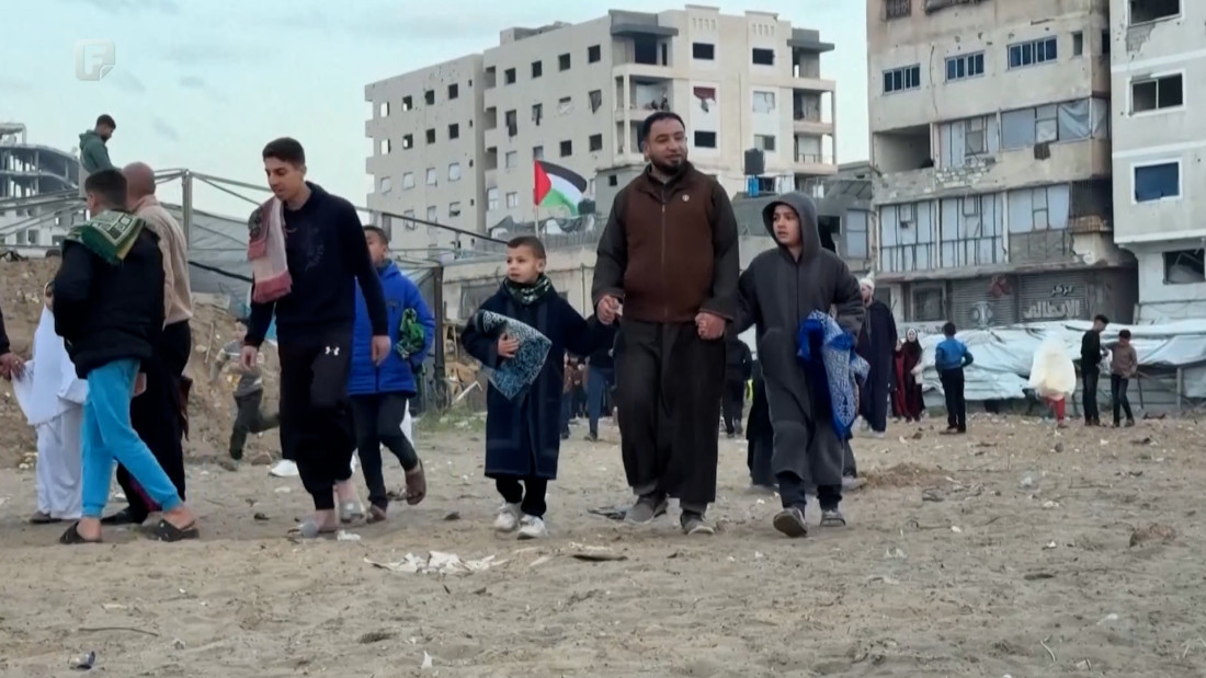 Palestinci na ruševinama klanjali bajram-namaz, najmlađi radost pronalaze u igri