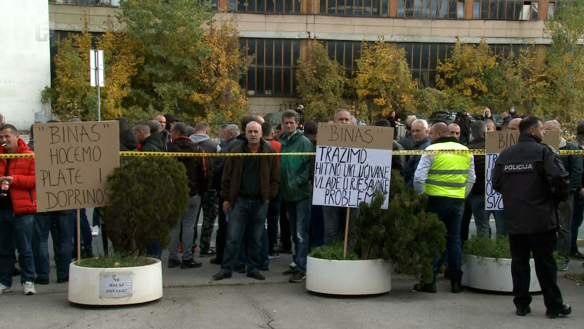 Radnici bugojanskog Binasa pred zgradom Vlade FBiH