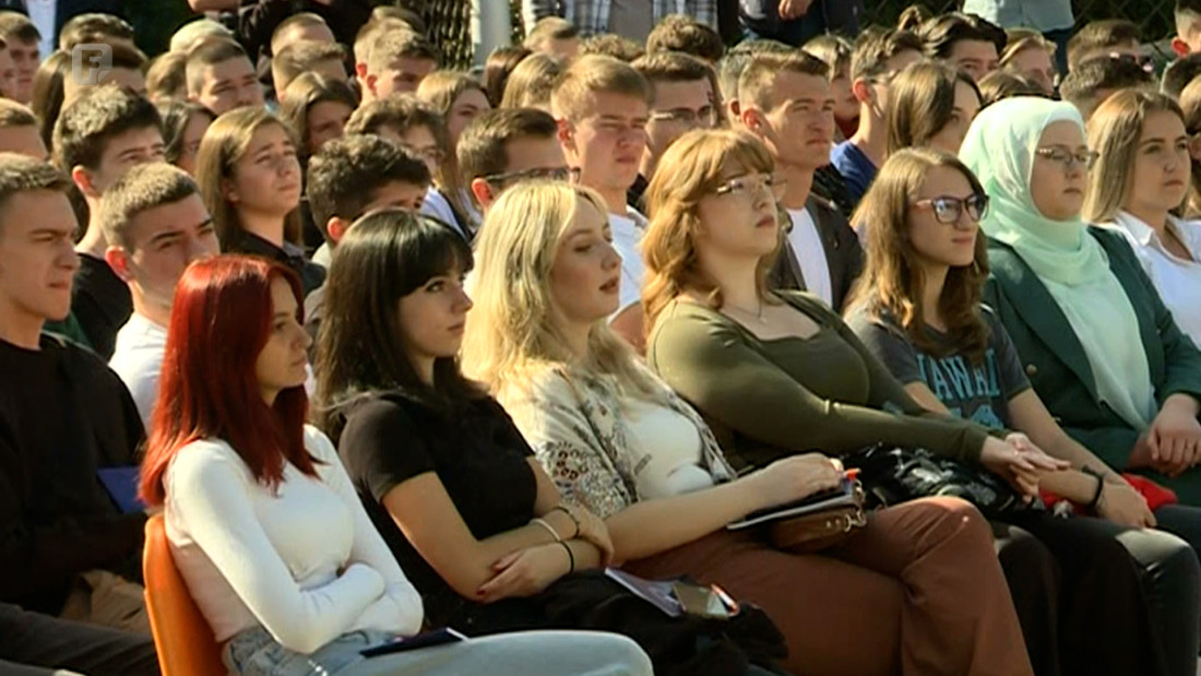 Godina na UNZE počela brucoškim satom - svi brucoši na jednom mjestu