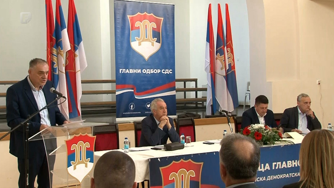 Šarović potvrdio ostavku i prenio ovlaštenja na Milana Miličevića