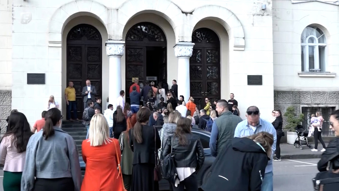 Ispred Gradske uprave Banjaluka protest roditelja čija djeca borave u privatnim vrtićima
