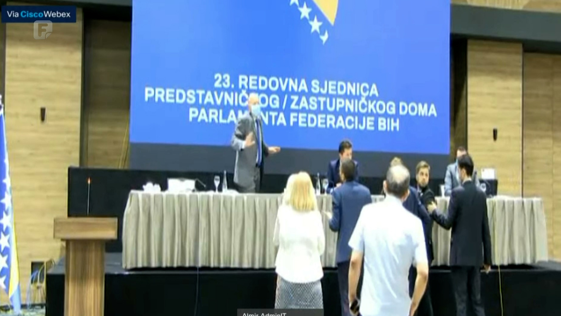 Jezičko nerazumijevanje federalnih parlamentaraca