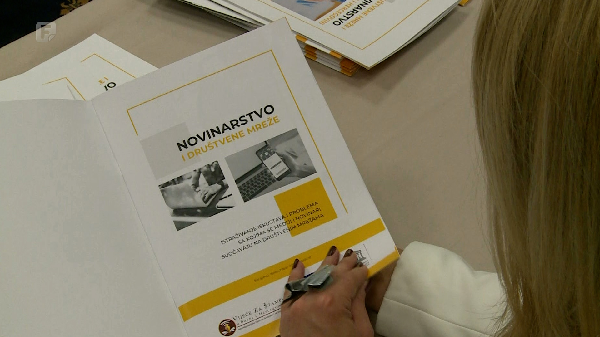 Predstavljena brošura Novinarstvo i društvene mreže