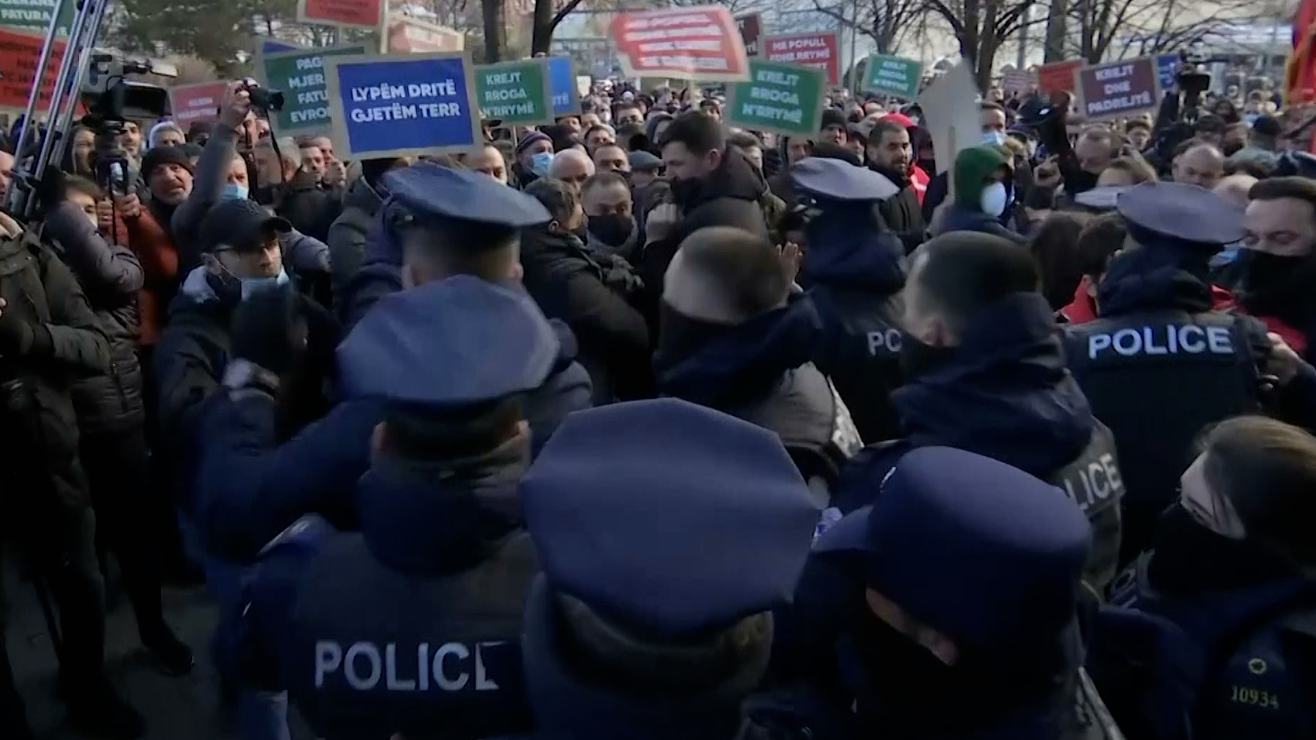 Antivladini protesti u Prištini
