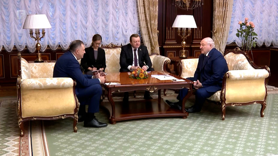 Dodik u oči EU gura cijelu ruku, a ona mu odgovara samo kritikama