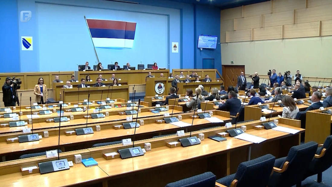 Skupštinska većina u NSRS-u prihvatila ostavku Vlade RS-a, izbor nove najavljen do srijede