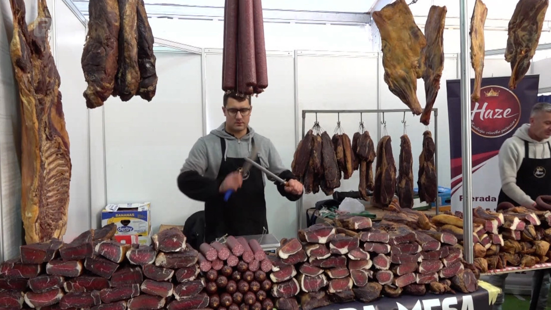 Sajam mesa u Bijeljini okupio proizvođače iz cijele regije