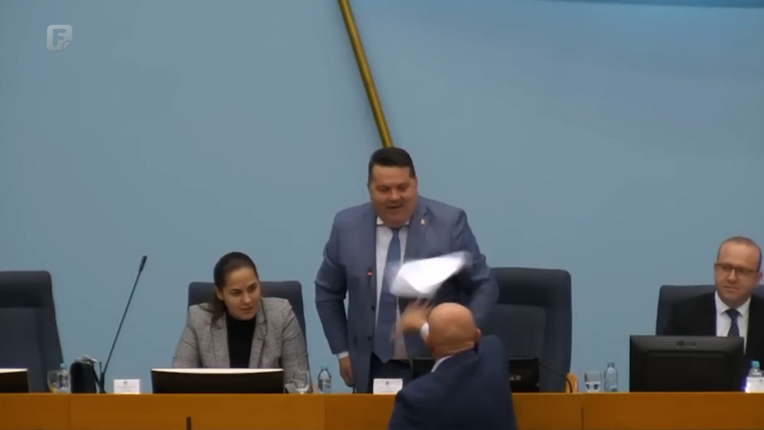 Novi haos u NSRS-u: Sukob Dončića i Stevandića završio bacanjem papira i pozivom obezbjeđenja