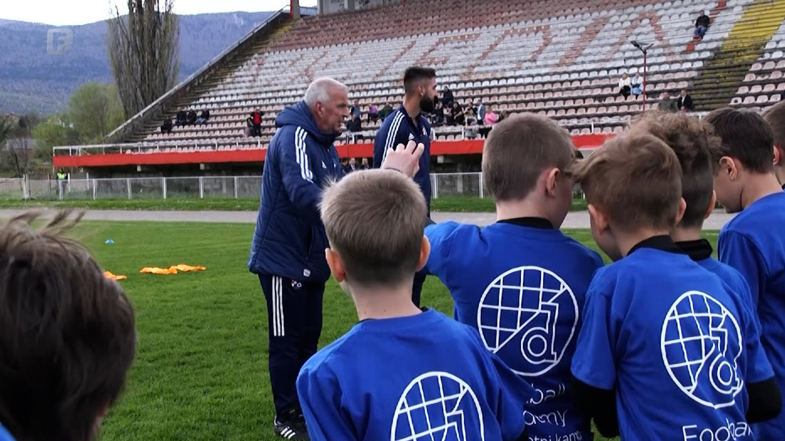 Nogometni kamp Dinama u Bihaću: Podrška razvoju mladih nogometnih talenata