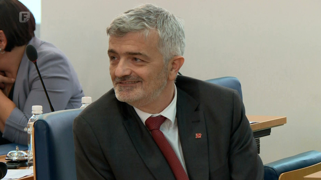 Potvrđena odluka o opozivu načelnika Srđana Mandića, on najavio tužbe