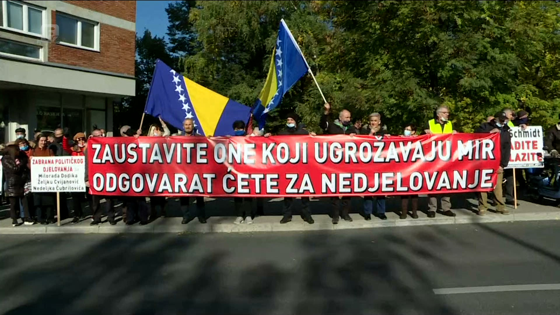 U ponedjeljak prosvjedi ispred Američkog veleposlanstva u BiH